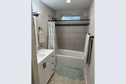 1521 NE Morris St, Roseburg, OR 97470 - Photo 21