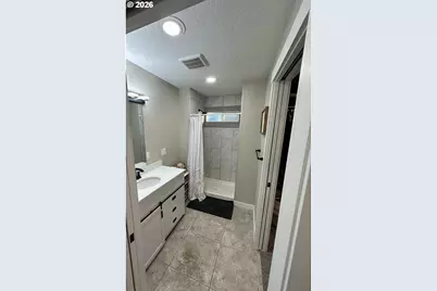 1521 NE Morris St, Roseburg, OR 97470 - Photo 13