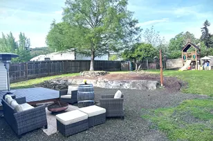 1521 NE Morris St, Roseburg, OR 97470 - Photo 27