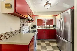 8951 SE Fuller Rd, Happy Valley, OR 97086 - Photo 7