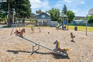 8951 SE Fuller Rd, Happy Valley, OR 97086 - Photo 21