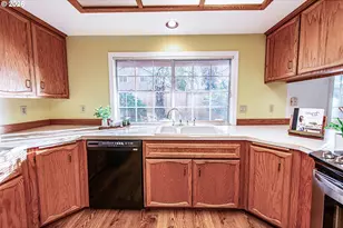 1810 Happy Ln, Eugene, OR 97401 - Photo 15