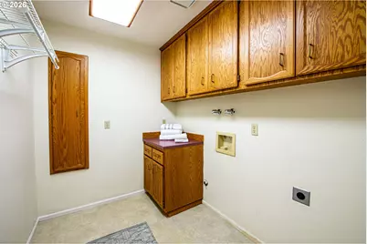 1810 Happy Ln, Eugene, OR 97401 - Photo 35