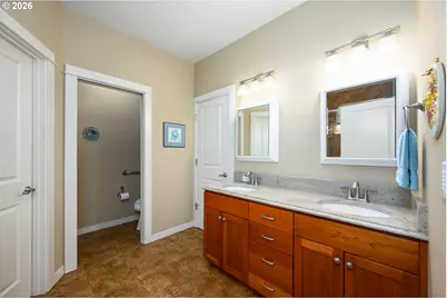 411 Oak Valley Loop, Winchester, OR 97495 - Photo 27