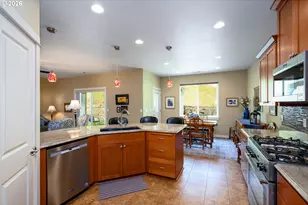 411 Oak Valley Loop, Winchester, OR 97495 - Photo 11