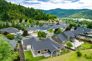 411 Oak Valley Loop, Winchester, OR 97495 - Photo 39