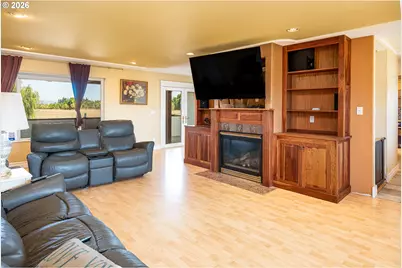 33195 Camas Swale Rd, Creswell, OR 97426 - Photo 21