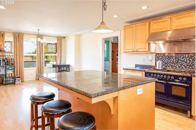 33195 Camas Swale Rd, Creswell, OR 97426 - Photo 9