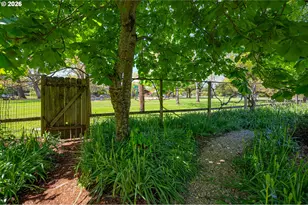 2718 Madison St, Eugene, OR 97405 - Photo 37