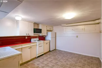 215 NW Despain Ave, Pendleton, OR 97801 - Photo 29