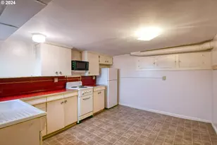 215 NW Despain Ave, Pendleton, OR 97801 - Photo 29