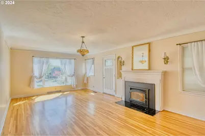 215 NW Despain Ave, Pendleton, OR 97801 - Photo 13
