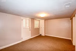 215 NW Despain Ave, Pendleton, OR 97801 - Photo 27