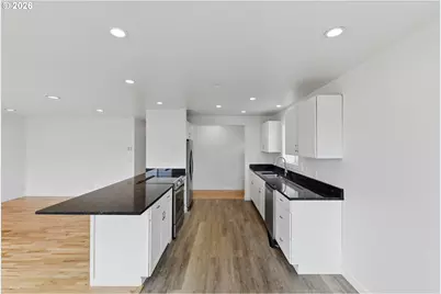 2175 State St, North Bend, OR 97459 - Photo 9