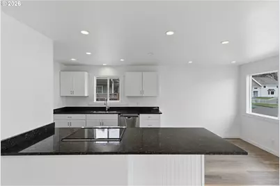 2175 State St, North Bend, OR 97459 - Photo 11