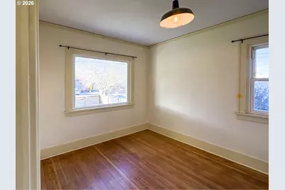 7906 N Wall Ave, Portland, OR 97203 - Photo 5