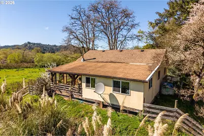 14982 Highway 42, Myrtle Point, OR 97458 - Photo 9