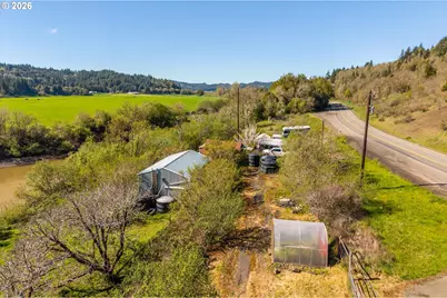 14982 Highway 42, Myrtle Point, OR 97458 - Photo 15