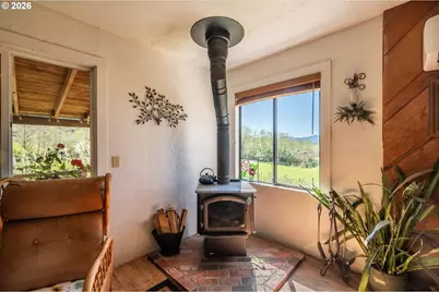 14982 Highway 42, Myrtle Point, OR 97458 - Photo 41