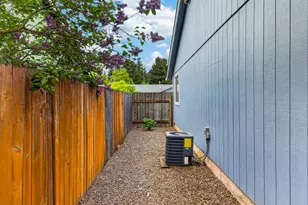 8479 SW Tygh Loop, Tualatin, OR 97062 - Photo 35