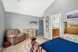 38476 Cascadia Village Dr, Sandy, OR 97055 - Photo 17
