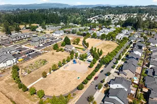 38476 Cascadia Village Dr, Sandy, OR 97055 - Photo 37