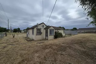 2000 NW Geer Rd, Hermiston, OR 97838 - Photo 1
