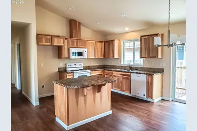 204 Douglas St, Longview, WA 98632 - Photo 13