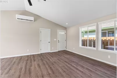 204 Douglas St, Longview, WA 98632 - Photo 9