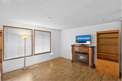 1766 NW Beaumont Ave, Roseburg, OR 97471 - Photo 5