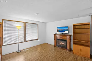 1766 NW Beaumont Ave, Roseburg, OR 97471 - Photo 5