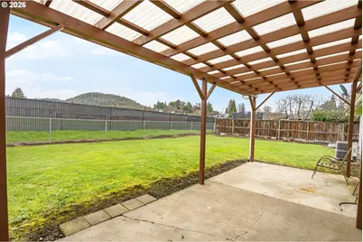 1766 NW Beaumont Ave, Roseburg, OR 97471 - Photo 23