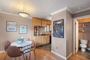 843 SW Broadway Dr, Portland, OR 97201 - Photo 3