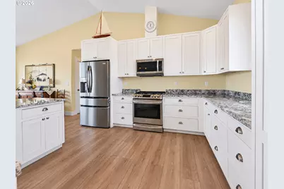 89570 Ocean Dr, Warrenton, OR 97146 - Photo 15