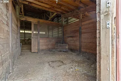 2529 Northside Rd, Sutherlin, OR 97479 - Photo 25