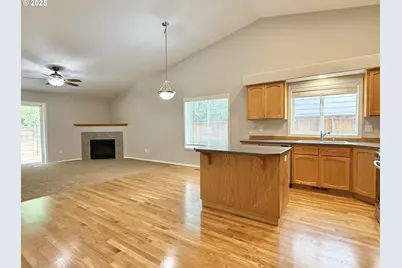 1403 51st St, Washougal, WA 98671 - Photo 5
