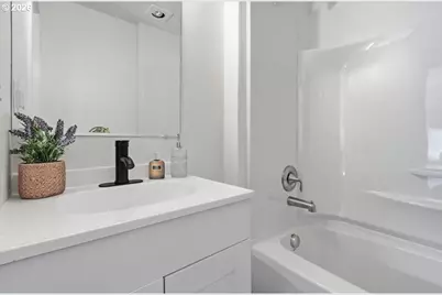 109 W Jefferson St, Bingen, WA 98605 - Photo 17