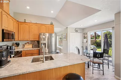 21937 NE Mason St, Fairview, OR 97024 - Photo 11