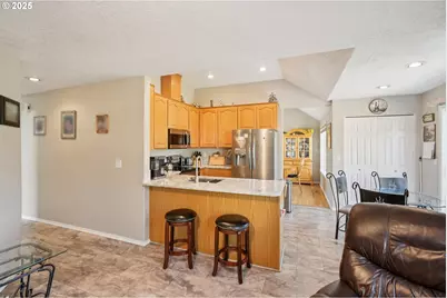 21937 NE Mason St, Fairview, OR 97024 - Photo 9