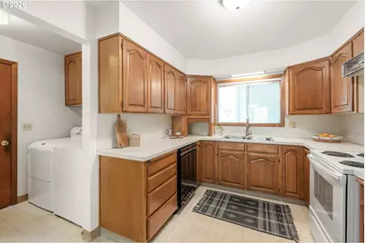 9025 SW Avery St, Tualatin, OR 97062 - Photo 13