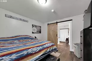 1215 Irving Rd, Eugene, OR 97404 - Photo 27