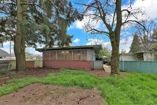 1215 Irving Rd, Eugene, OR 97404 - Photo 37