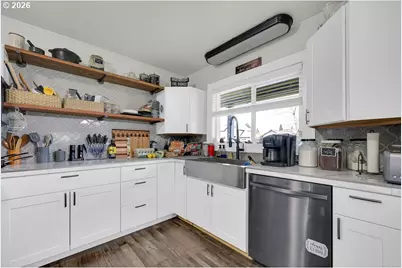 1215 Irving Rd, Eugene, OR 97404 - Photo 9