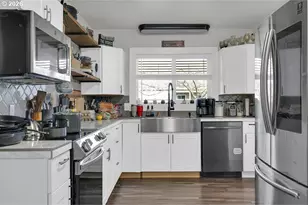 1215 Irving Rd, Eugene, OR 97404 - Photo 3