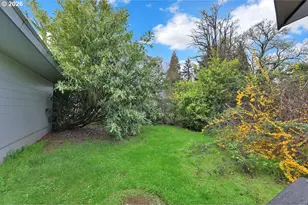 1215 Irving Rd, Eugene, OR 97404 - Photo 35