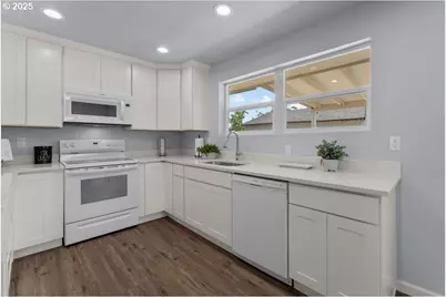 6704 SE Nehalem St, Portland, OR 97206 - Photo 11