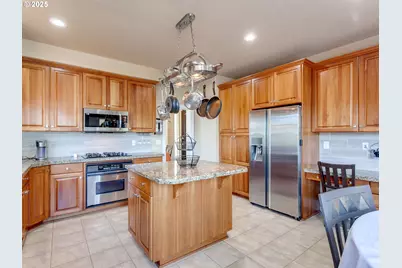 7913 SW Leiser Ln, Portland, OR 97224 - Photo 13