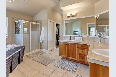 7913 SW Leiser Ln, Portland, OR 97224 - Photo 17
