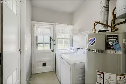 2226 N Sumner St, Portland, OR 97217 - Photo 25
