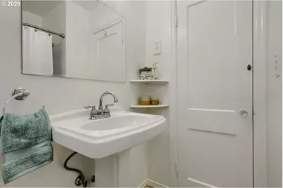 2226 N Sumner St, Portland, OR 97217 - Photo 23